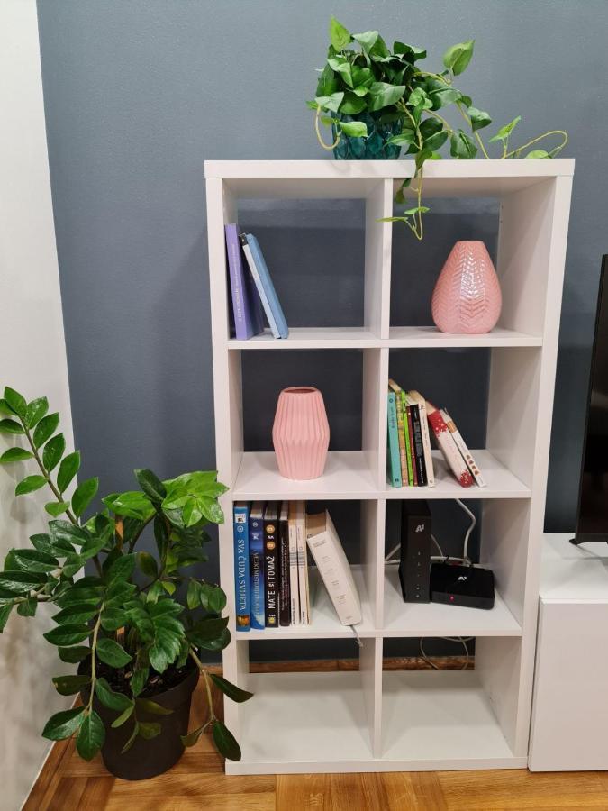 Apartman Vinyl - Self Chek-In Osijek Extérieur photo