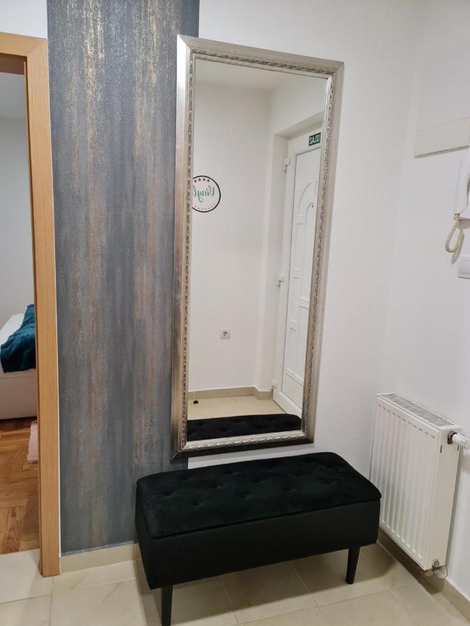 Apartman Vinyl - Self Chek-In Osijek Extérieur photo