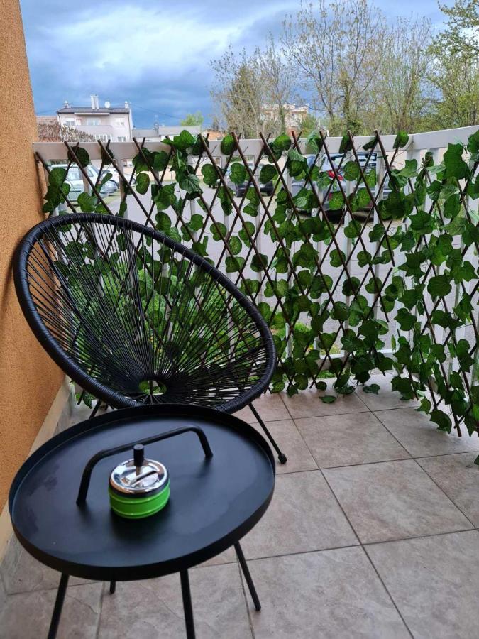 Apartman Vinyl - Self Chek-In Osijek Extérieur photo